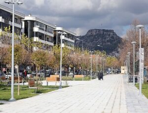 Sağlık Emekçileri Anıtı Bölgesi Yenilenen Yüzü ile Vatandaştan Tam Not Aldı