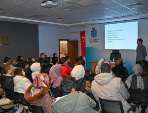 Selçuklu Aile Gelişim Merkezi (SAGEM) tarafından ailelere yönelik olarak “Çocukla İletişim ve Çiftler Arasında Etkili İletişim” konulu seminer düzenlendi.