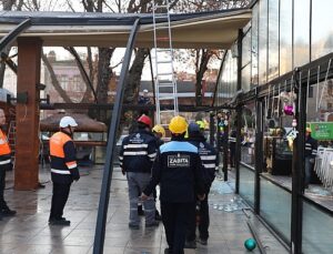 Tarihi Sirkeci Garına Komşu Kaçak Kafe Yıkıldı