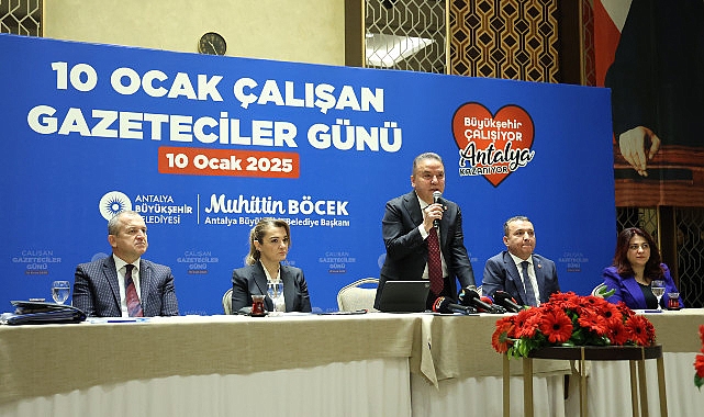 Başkan Böcek gazetecilerle buluştu