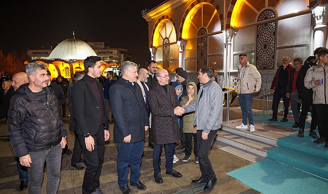 Başkan Pekyatırmacı vatandaşların kandil bereketine ortak oldu