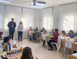 Bornova’da genç zihinler satrançla buluşuyor