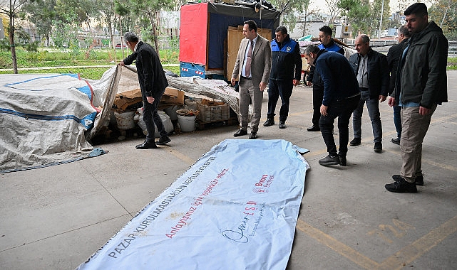 Bornova’da viyadükaltı pazaryerine düzenleme