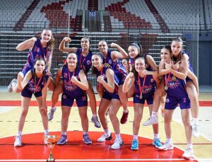 Büyükşehir’in basketbolcu kızları Antalya şampiyonu oldu