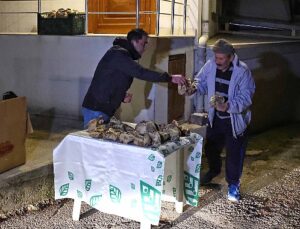 Çankaya Belediyesi’nden 3 noktada kandil simidi ikramı