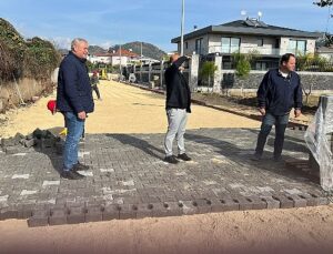 Kemer’de yol ve kaldırım çalışması