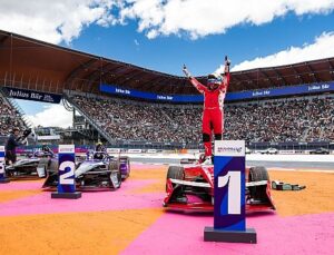 Nissan Formula E Takımı Mexico City’de muhteşem bir zafer elde etti