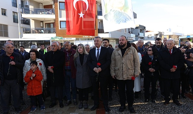 Uğur Mumcu Güzelbahçe’de anıldı. Güzelbahçe’de Uğur Mumcu ismi Atatürk Kültür Merkezi’nde yaşayacak