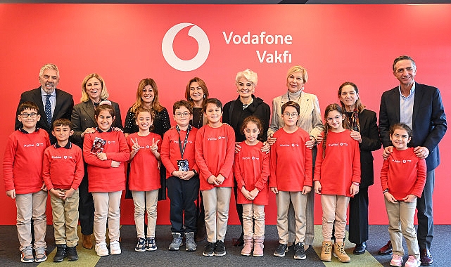 Vodafone Vakfı Danışma Kurulu Üyeleri Geleceğin Yapay Zekâ Yıldızlarıyla Buluştu