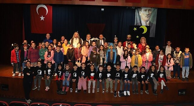 Başkan Çerçioğlu Nazilili Çocukları Tiyatro İle Buluşturdu