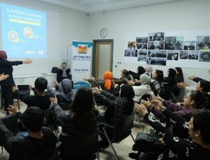 Gençlere Artı 1 Yazan Seminer; ‘İletişim Çağında Hayat Dersleri’