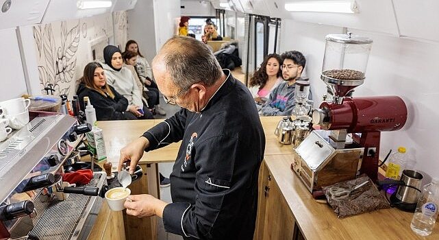 Konak’ta mobil barista eğitimleri başladı