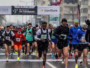 VakıfBank 45.Uluslararası Trabzon Yarı Maratonu Koşuldu