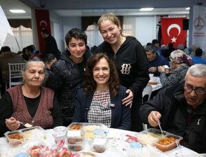 Karşıyakalılar iftar sofrasında buluştu