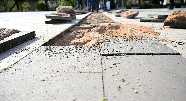 Cumhuriyet Meydanı’nda tadilat çalışması başladı
