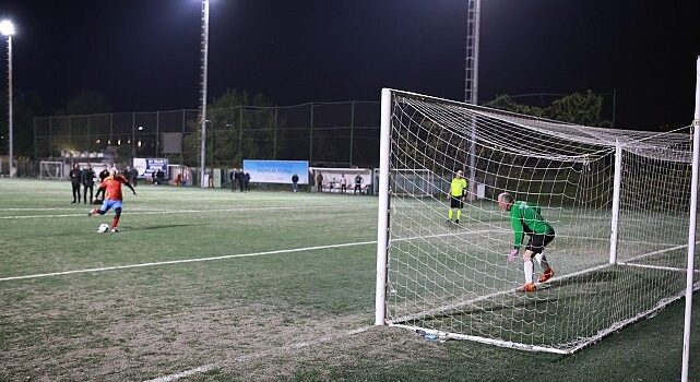 Ege Üniversitesi Masterlar Futbol Takımı şampiyonluğa uzandı