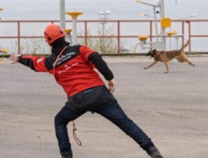 İki kardeş afetlerde mucize yaratıyor