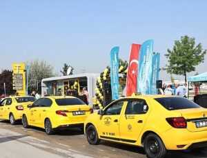 Üçevler’de modern taksi durağı hizmete açıldı