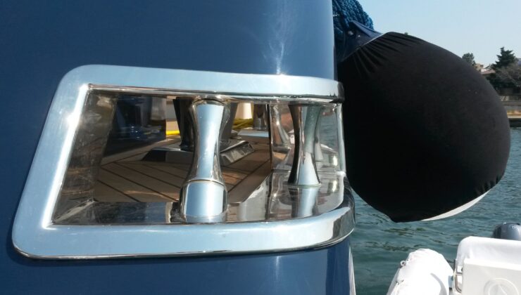 Yatlarda Özel Üretim Aksesuarların Önemi ve Krom İşçiliğinin Rolü