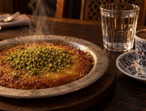 Tatlı ve Kahve Eşleşmeleri: Şerbetten Sütlü Tatlılara